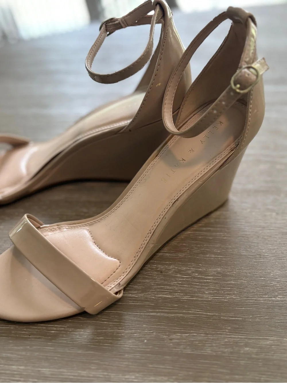 Kelly & Katie sleek patent